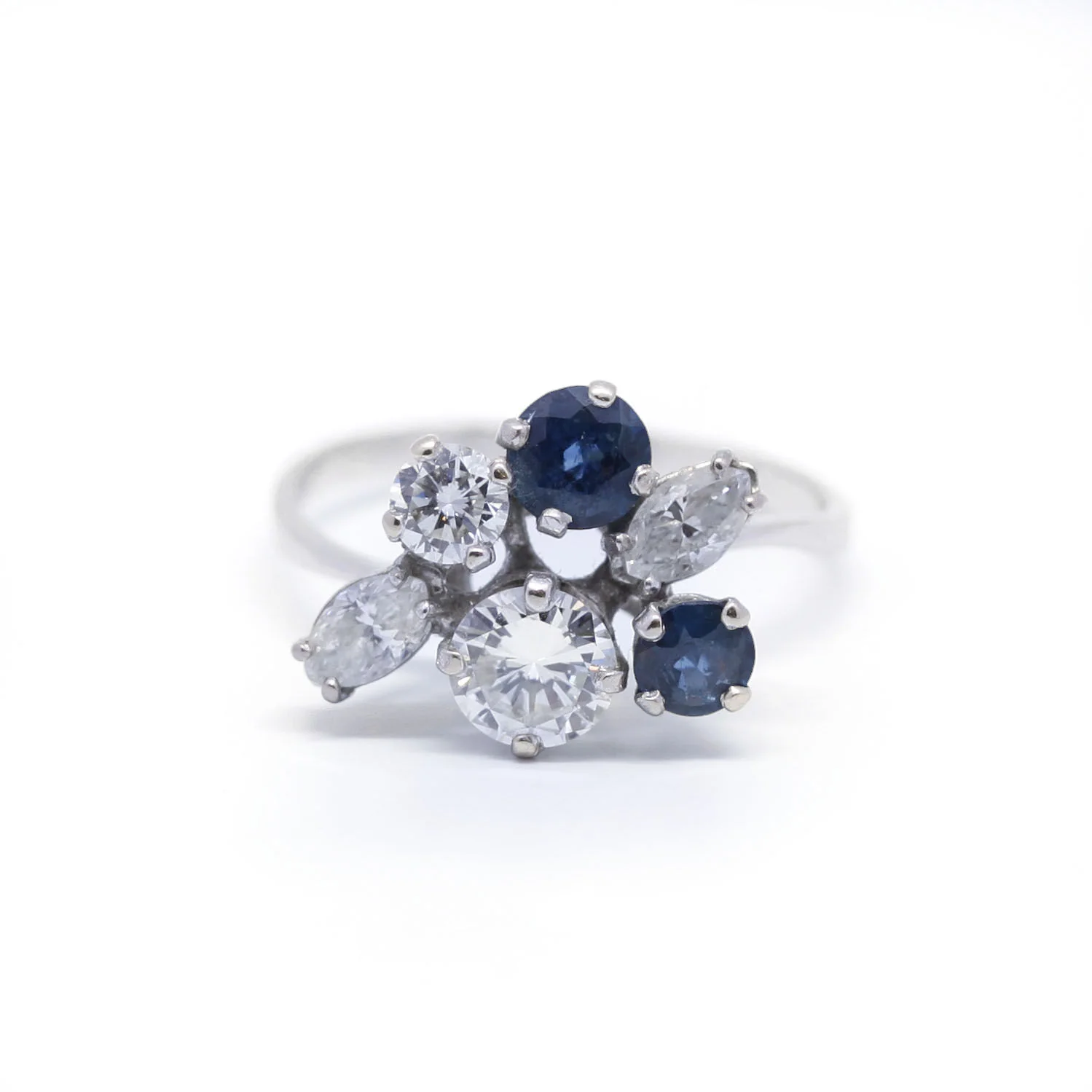 Bague - Or, Saphirs Et Diamants