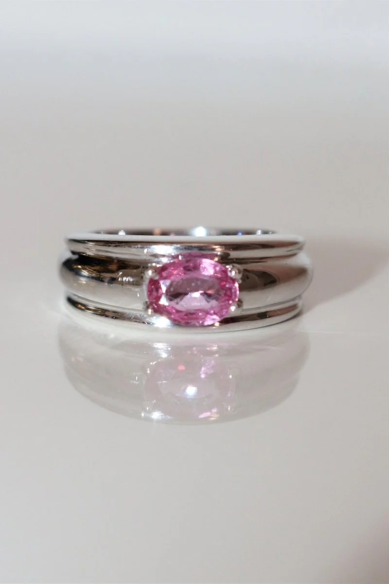 Bague BOUCHERON "Axelle" en or blanc et saphir rose - Image 4