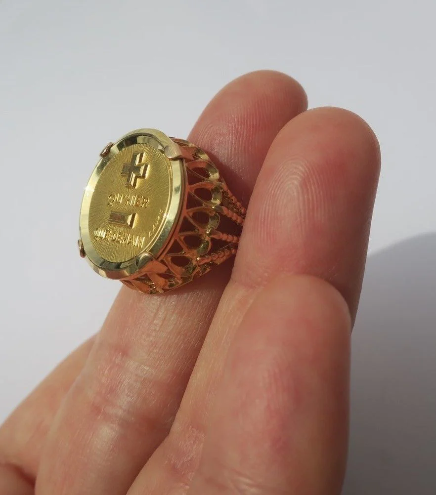 Bague A. AUGIS chevalière médaille d'amour en or jaune - Image 5