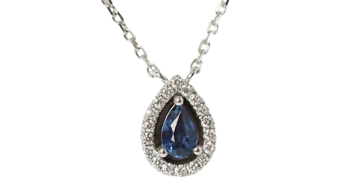Collier pendentif en or blanc, saphir et diamants