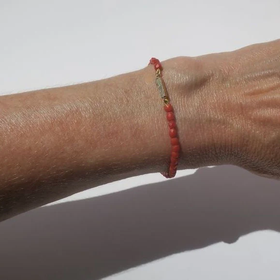 Bracelet Souple en or rose et corail - Image 2