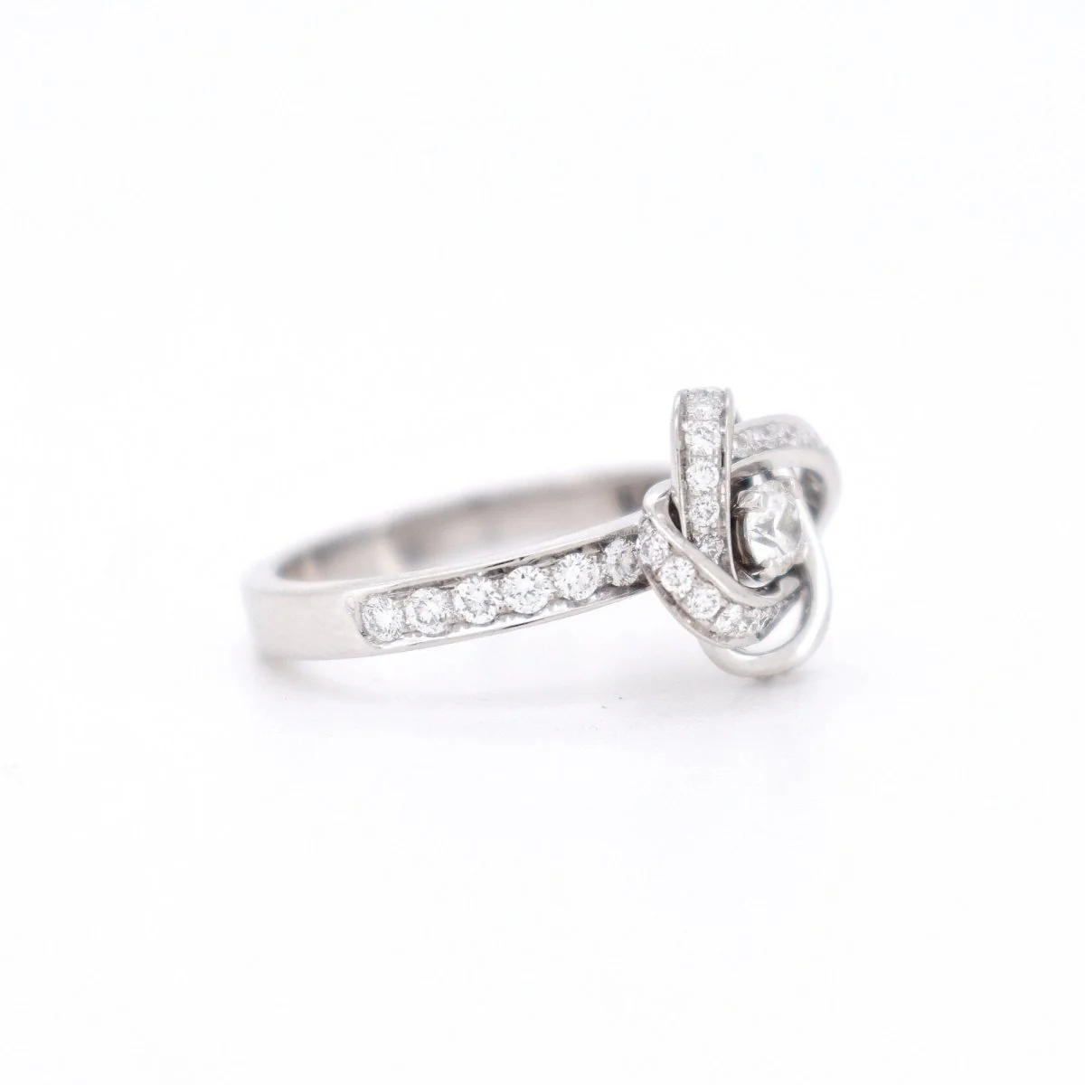 Boucheron - Collection Pivoine - Bague Or Blanc 18 carats et Diamants - Image 3