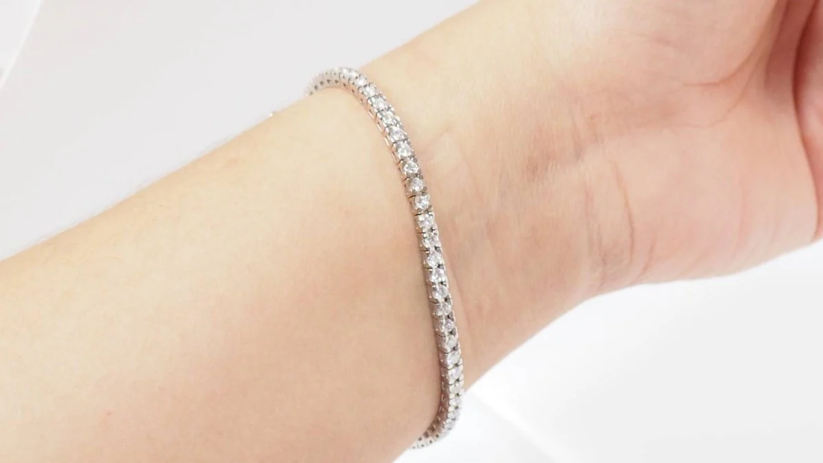 Bracelet de luxe en or blanc et diamants 3,20 carats - Image 2