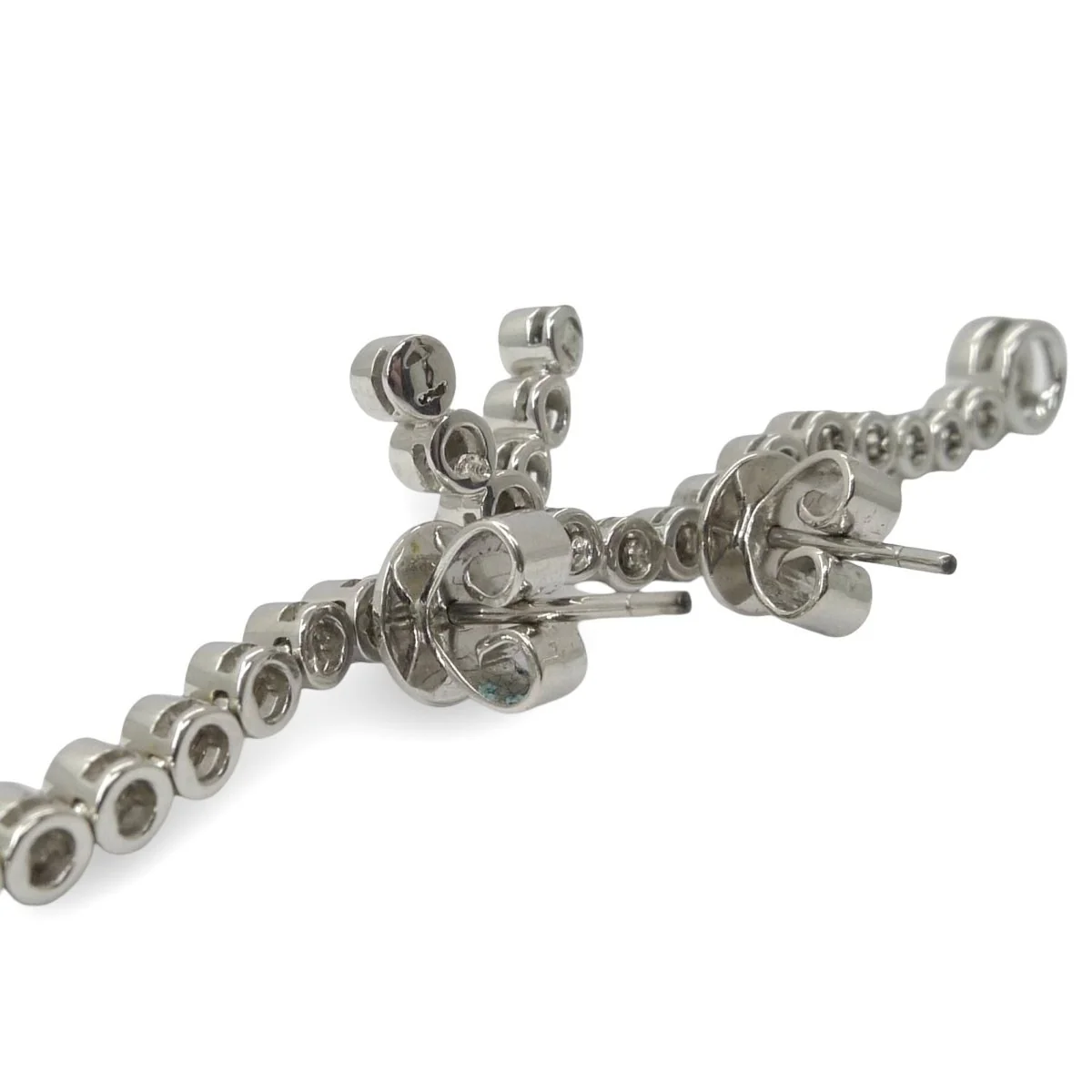 Boucles d'oreilles en or blanc et diamants - Image 3