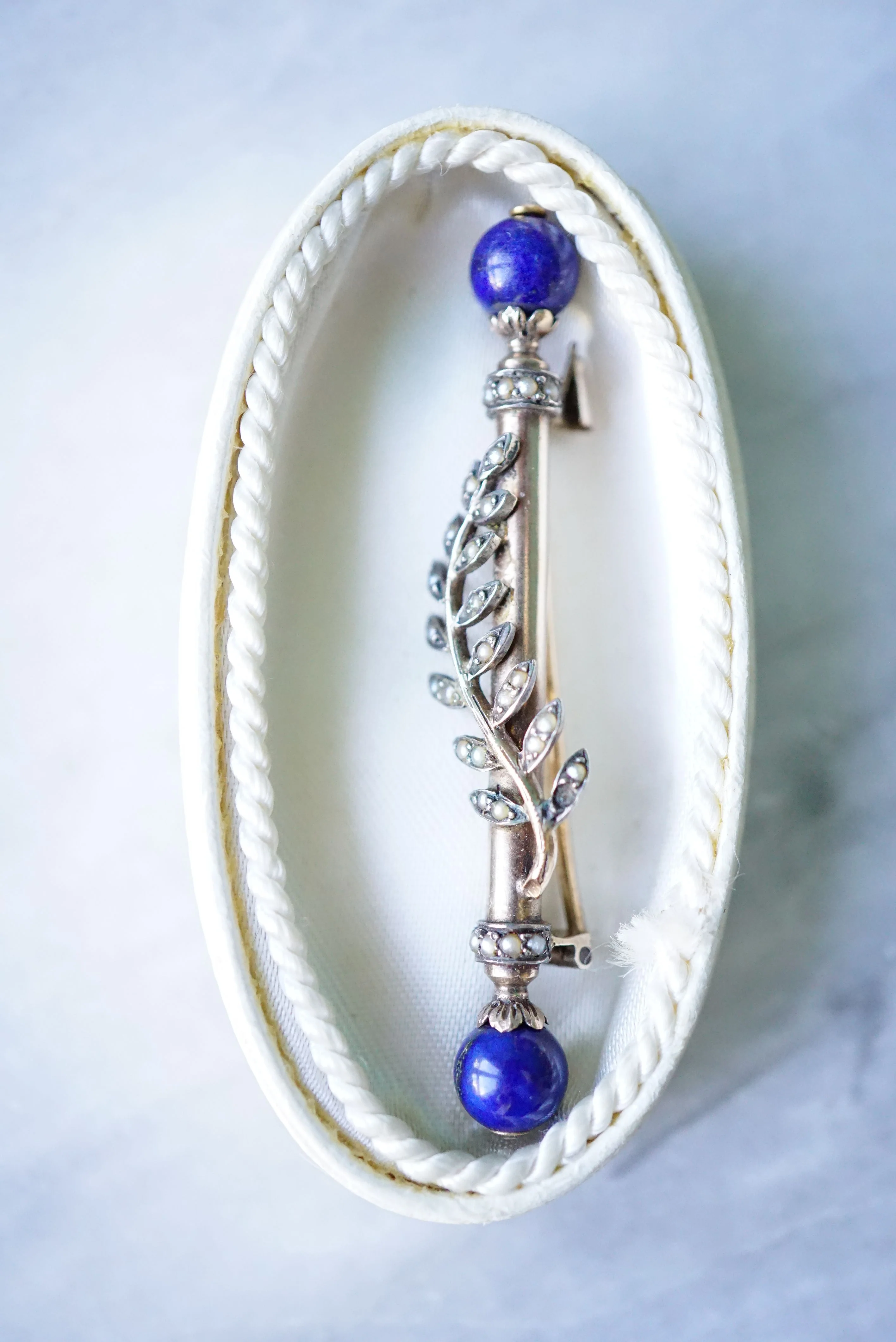 Broche en or rose, lapis-lazuli et perles - Image 3