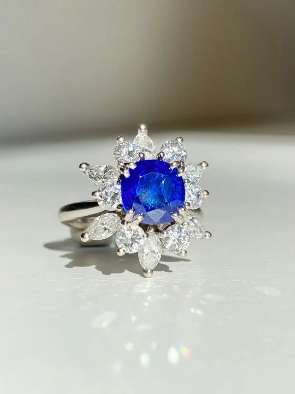Bague en or blanc 18k ornée d'un saphir Birman non chauffé - Image 2