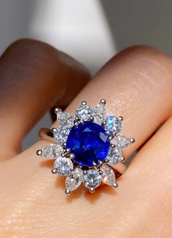 Bague en or blanc 18k ornée d'un saphir Birman non chauffé - Image 3