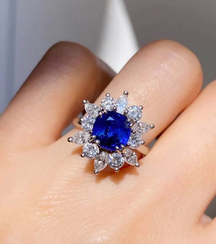 Bague en or blanc 18k ornée d'un saphir Birman non chauffé - Image 5