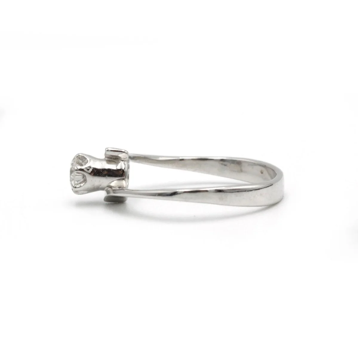 Bague Solitaire en or blanc et diamant - Image 2