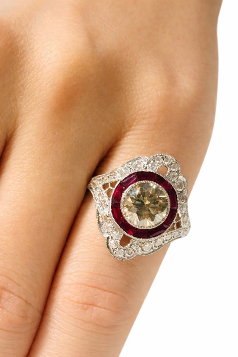 ANILLO EN PLATINO CON DIAMANTES Y RUBIES, ESTILO ART DÉCO - Image 5