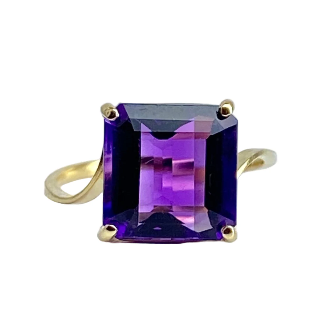 Bague Cocktail en or jaune et améthyste