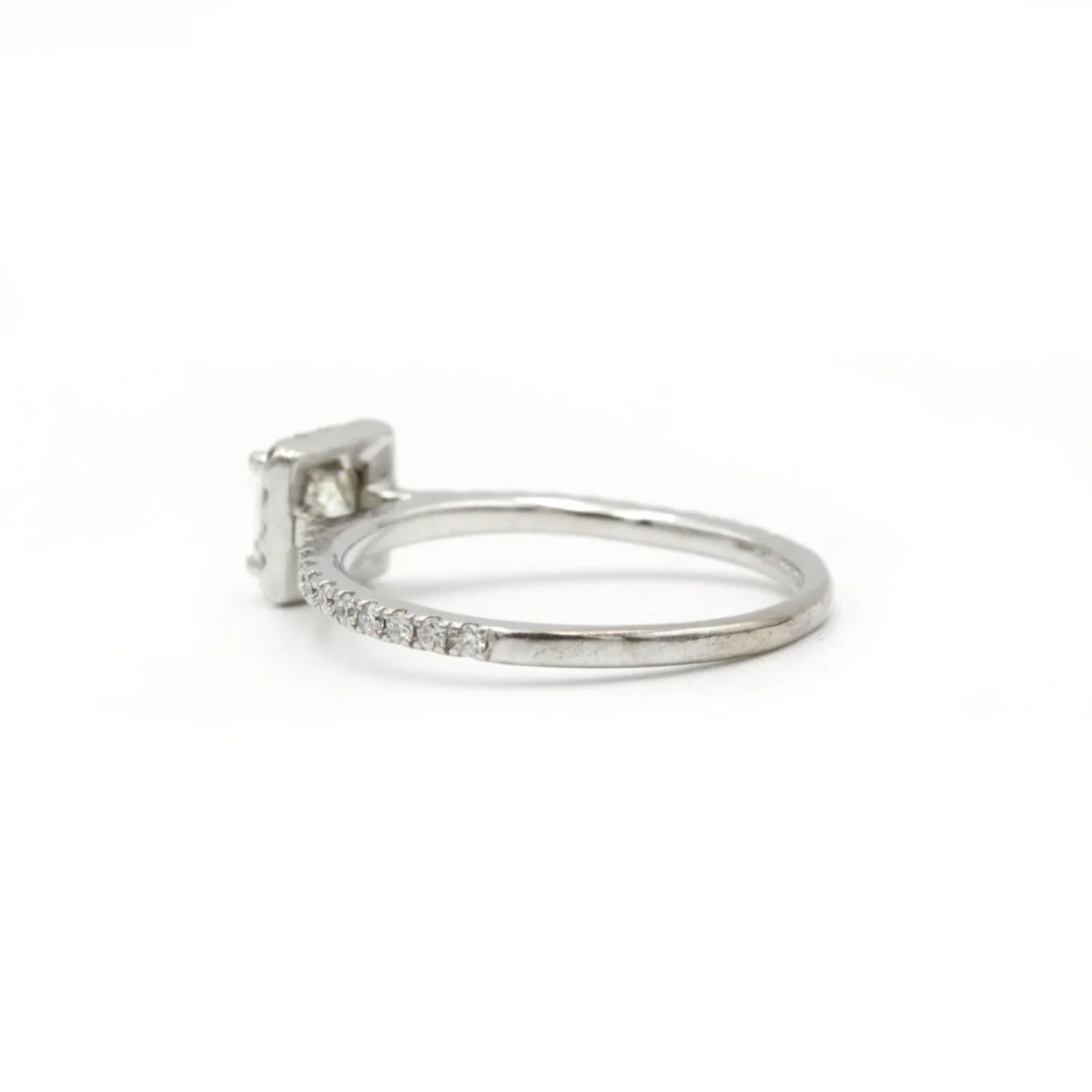 Bague Solitaire en or blanc et diamant - Image 4