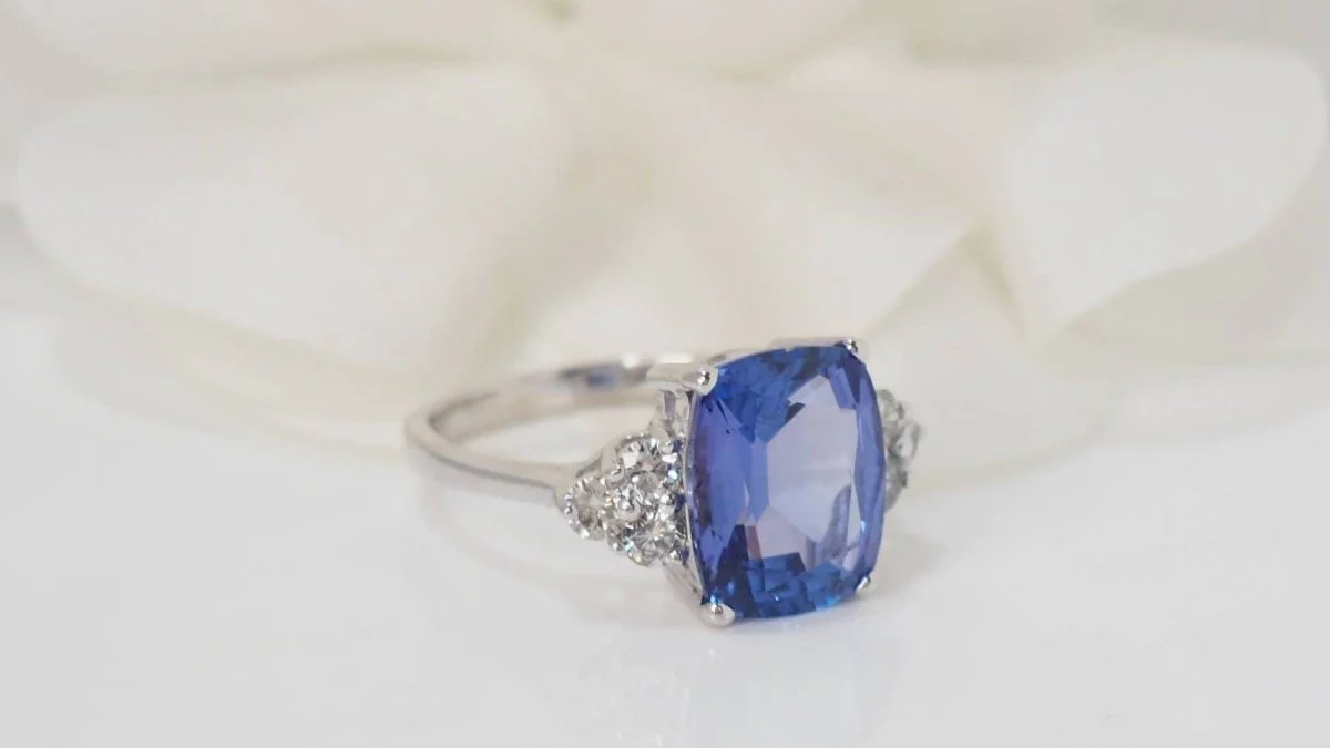Bague en or blanc Tanzanite et diamants - Image 4