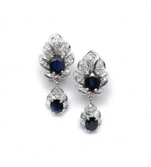 Boucles d'oreilles - Or. saphirs et diamants