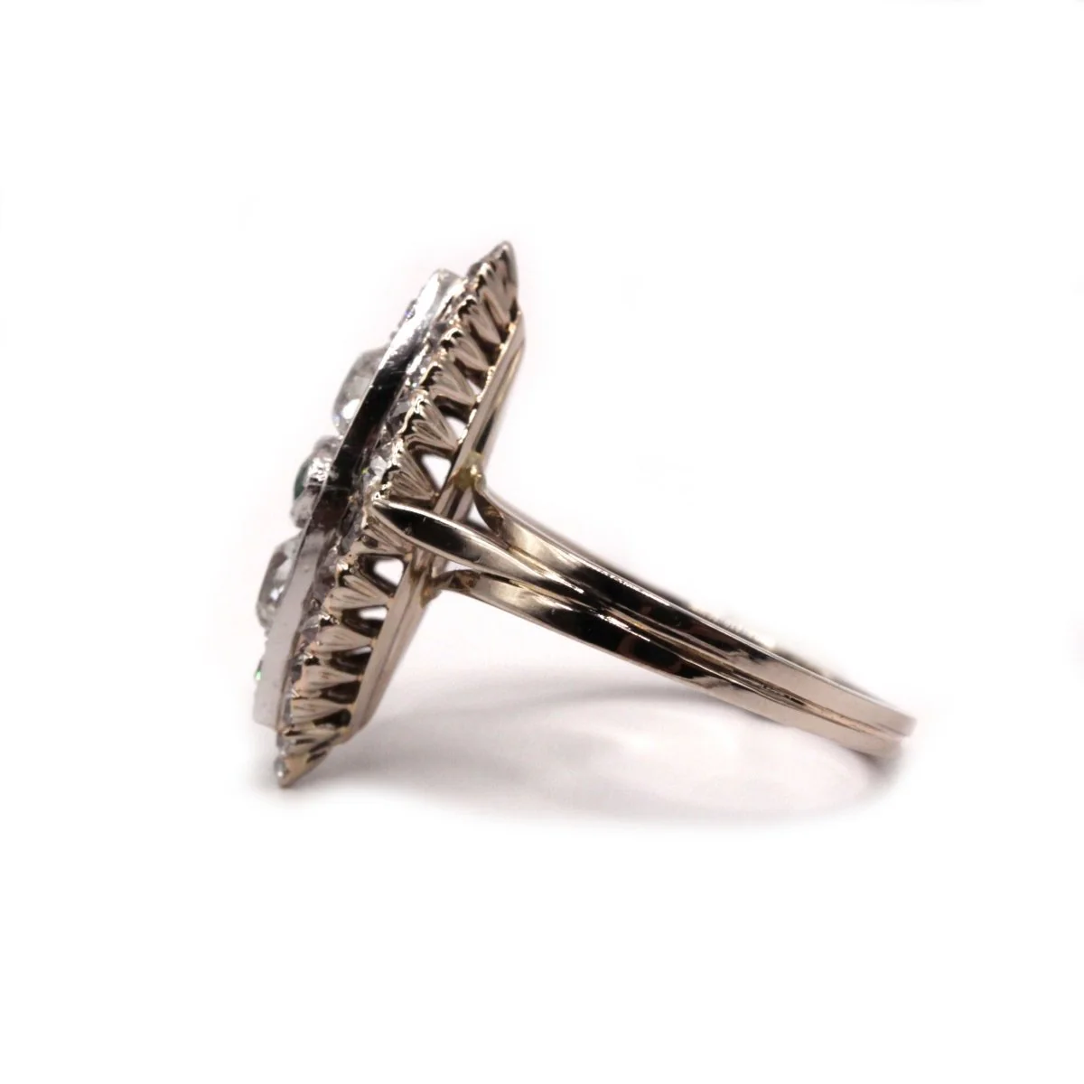 Bague Marquise en or, émeraude et diamants - Image 3