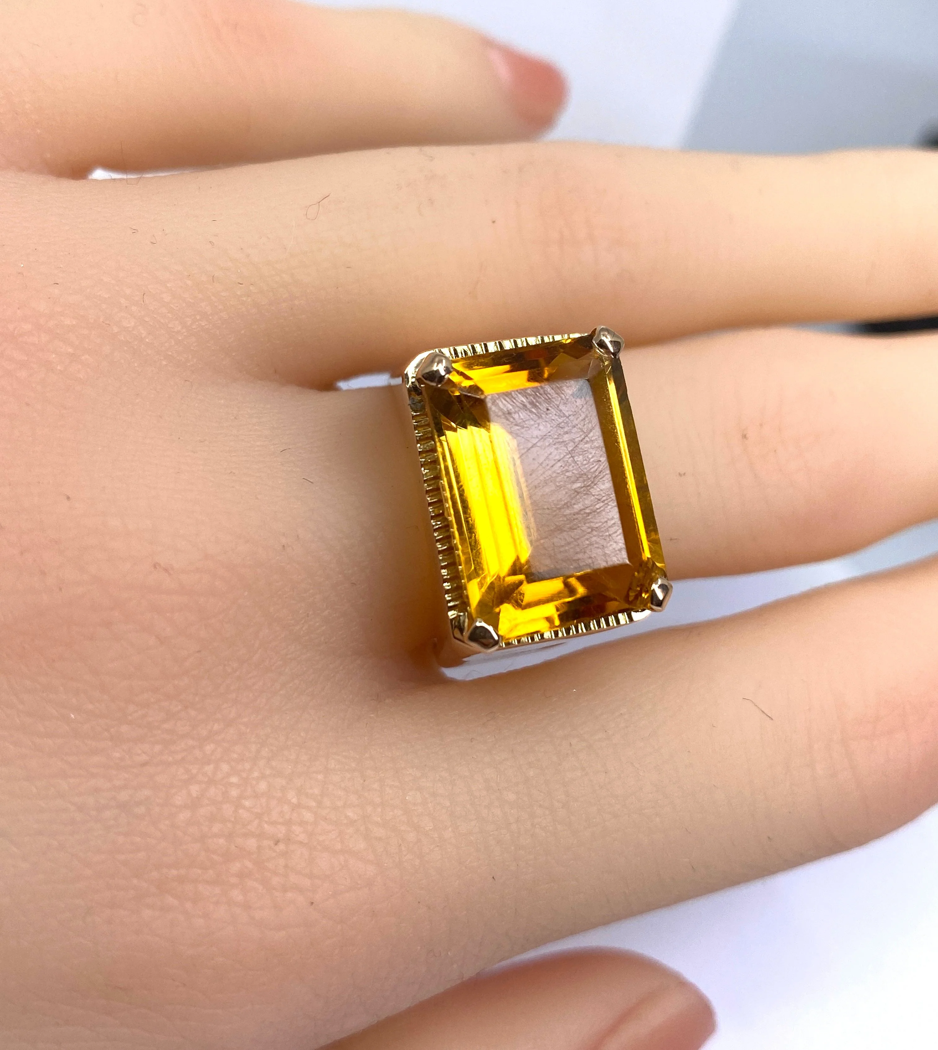 Bague en or jaune 18 carats, topaze jaune 11,26 carats - Image 2