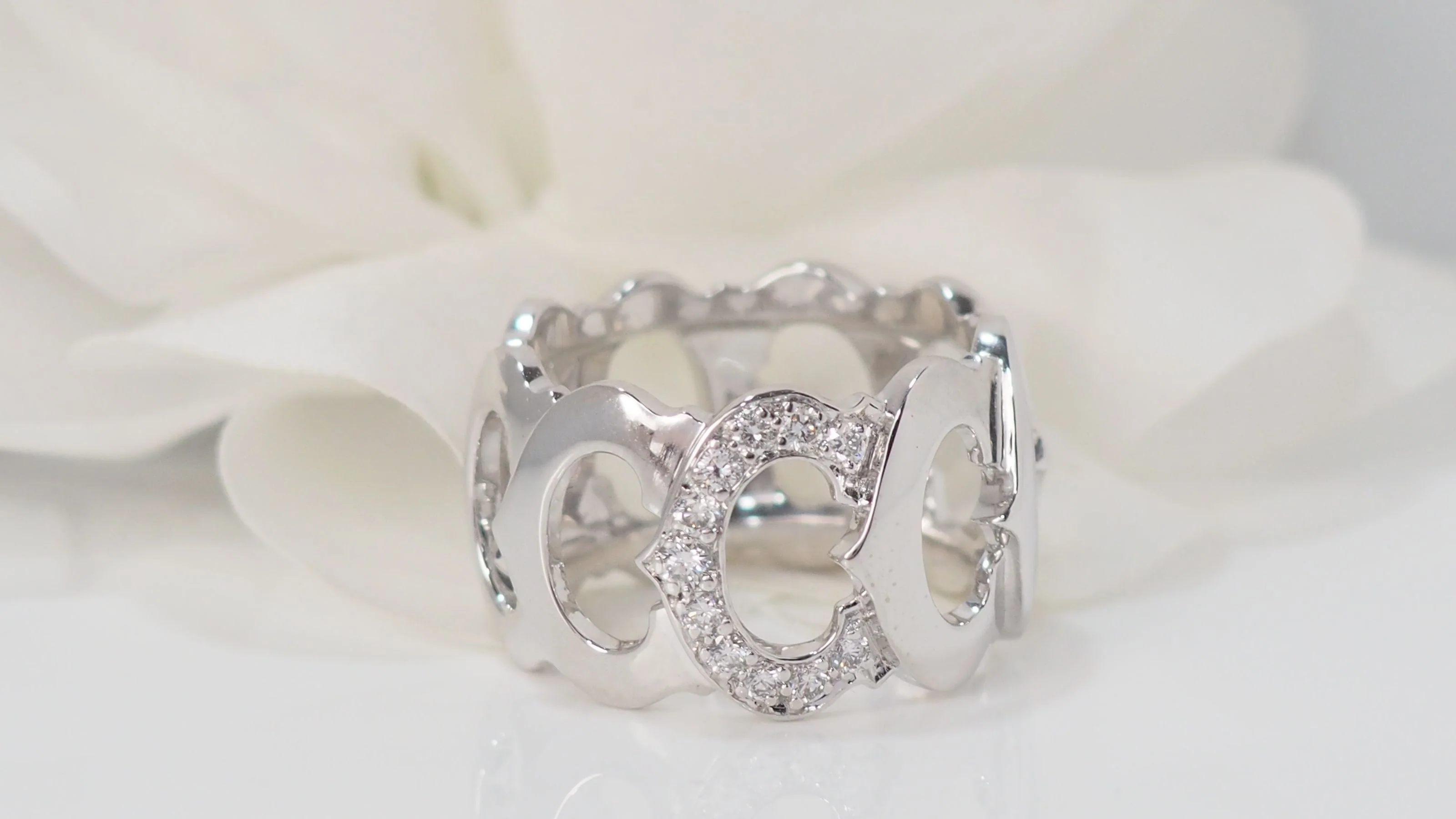 Bague collection C Cartier en or blanc et diamants - Image 9