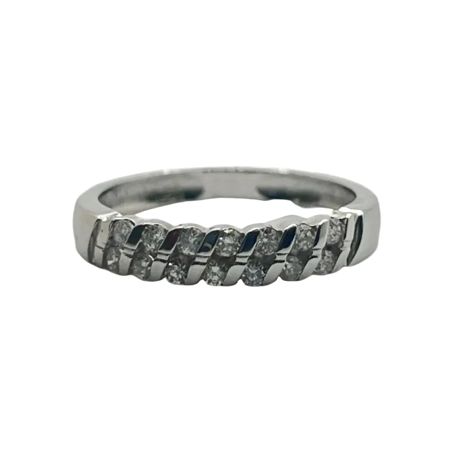 Bague Alliance en or blanc et diamants