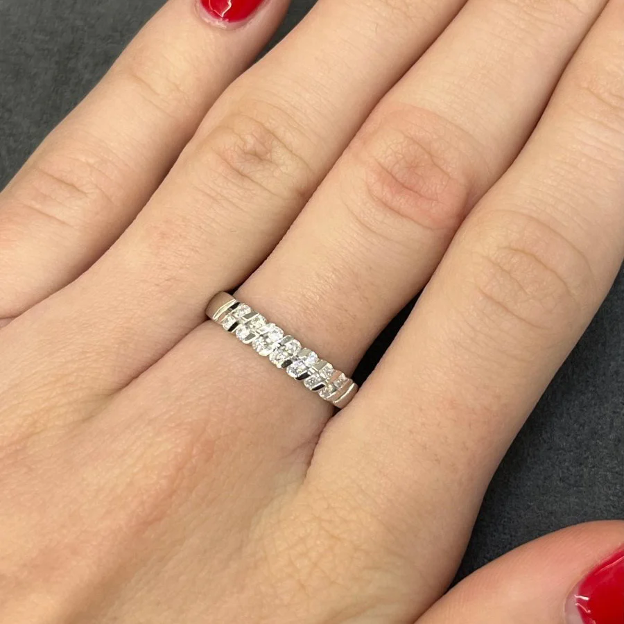 Bague Alliance en or blanc et diamants - Image 2
