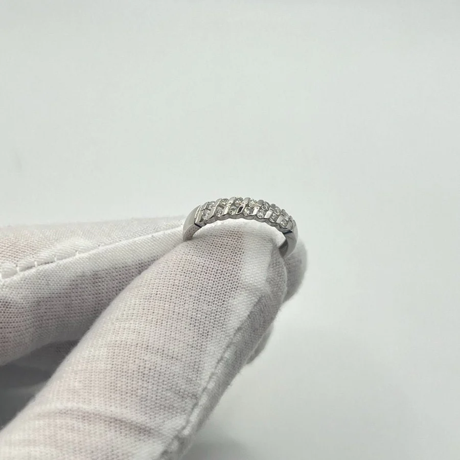 Bague Alliance en or blanc et diamants - Image 6