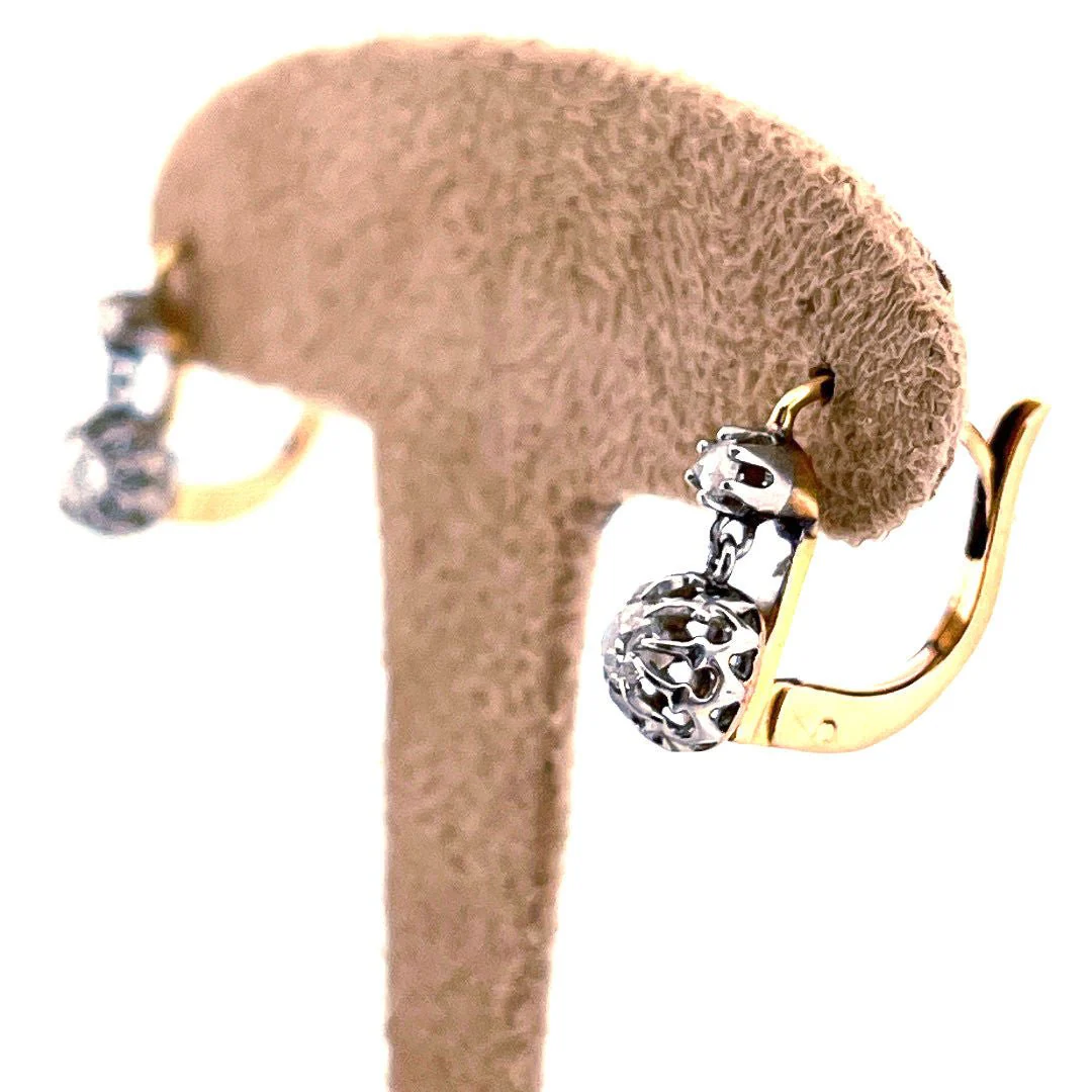Boucles d'oreilles Dormeuses en or jaune et diamants - Image 4