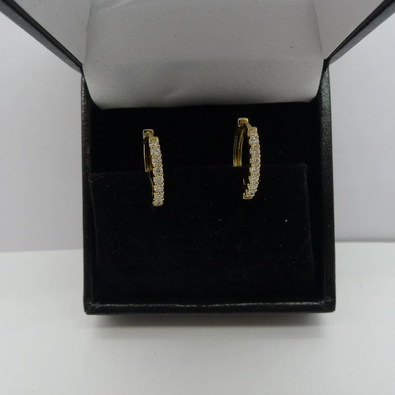 Boucles d'oreilles en or jaune et diamants - Image 4