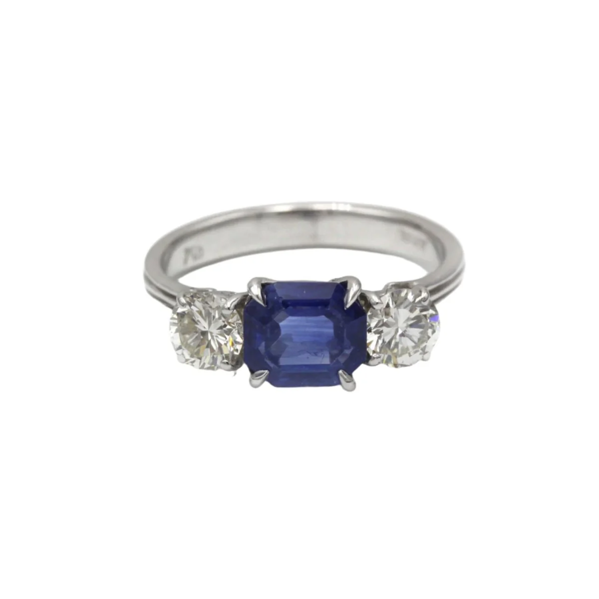 Bague en or blanc, saphir et diamants