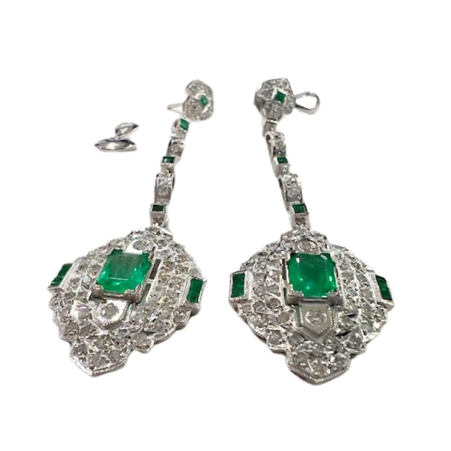 PENDIENTES ESTILO ART DECO de PLATINO con DIAMANTES y ESMERALDAS - Image 4