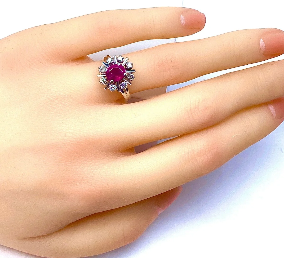 Bague en or blanc 18 carats en rubis et diamants - Image 10