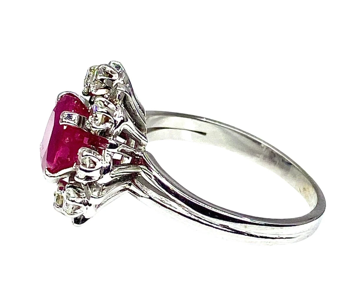 Bague en or blanc 18 carats en rubis et diamants - Image 3