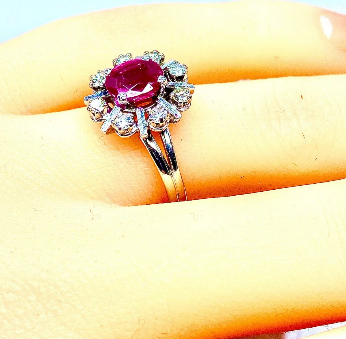 Bague en or blanc 18 carats en rubis et diamants - Image 9