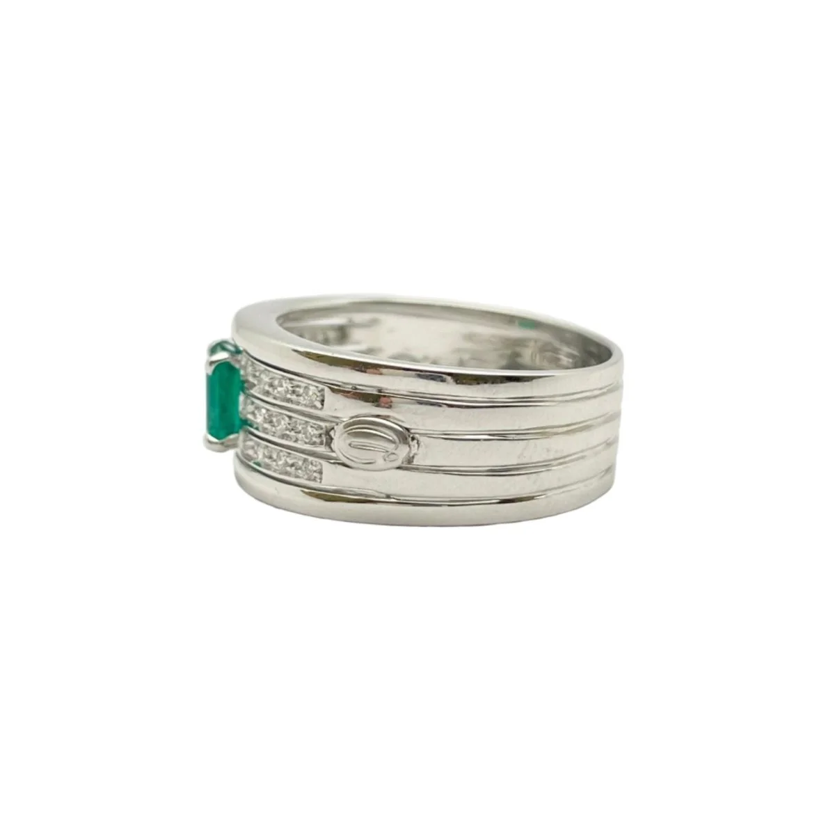 Bague Jonc en or blanc, émeraude et diamants - Image 2