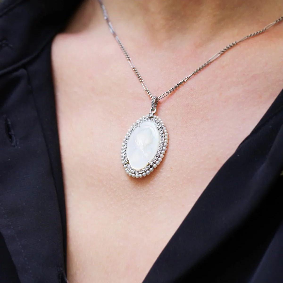 Pendentif en platine, perles et diamants - Image 2