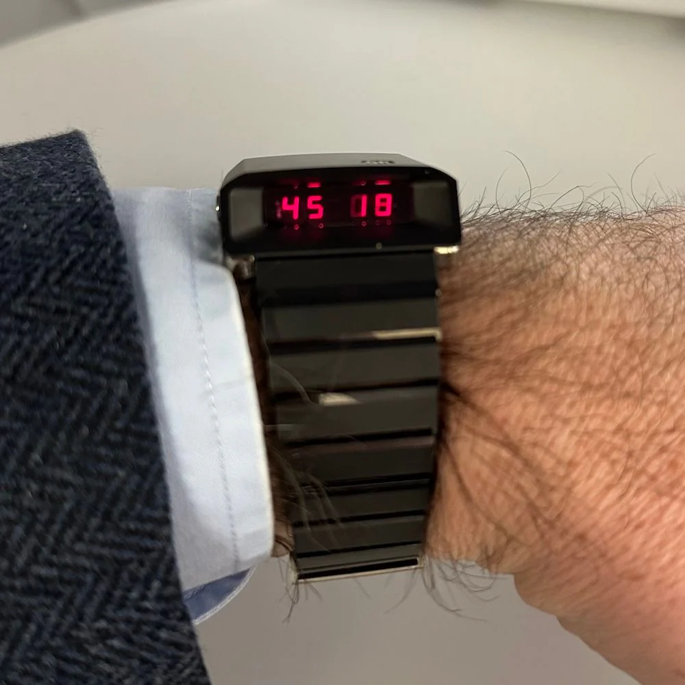 Montre Quartz GIRARD-PERREGAUX "Casquette 2.0" en céramique, caoutchouc et titane - Image 2