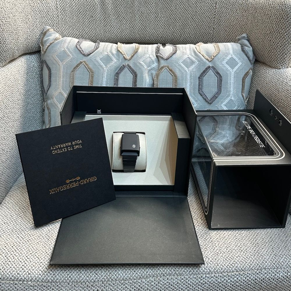 Montre Quartz GIRARD-PERREGAUX "Casquette 2.0" en céramique, caoutchouc et titane - Image 6