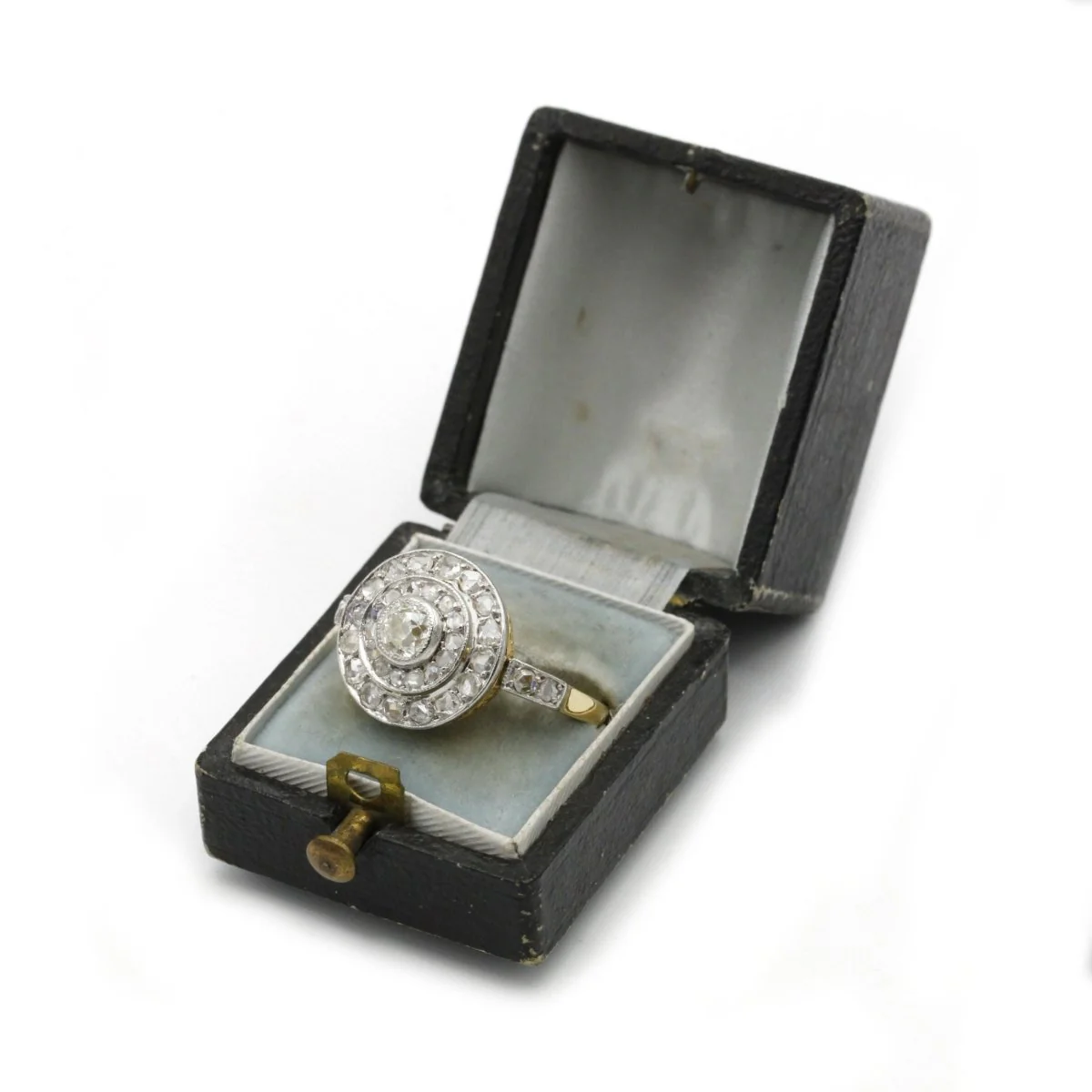 Bague en or jaune et diamants - Image 6