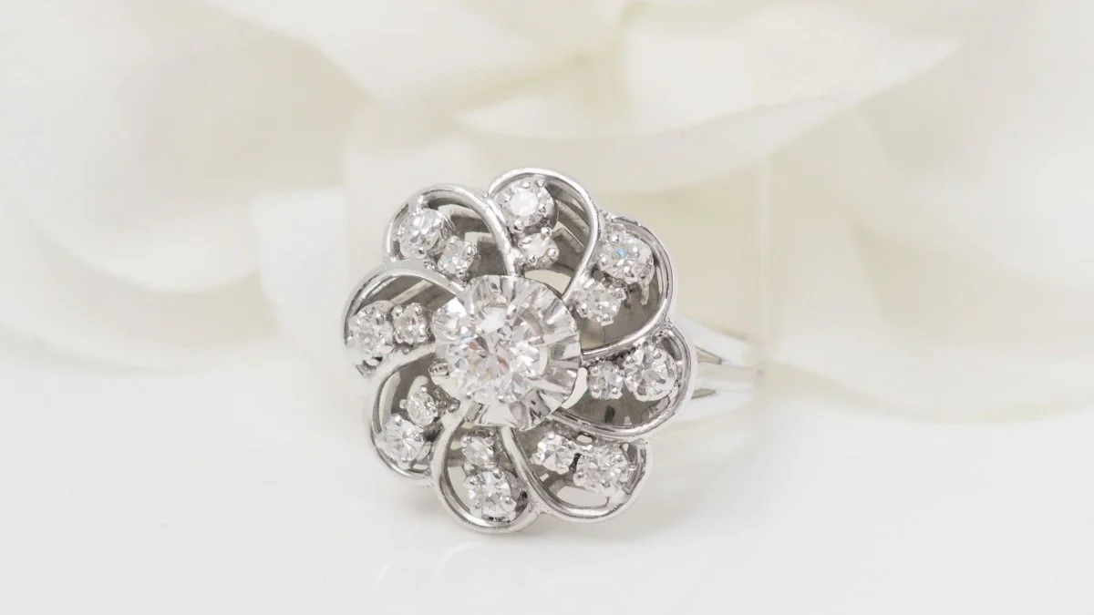 Bague marguerite en or blanc platine et diamants - Image 4