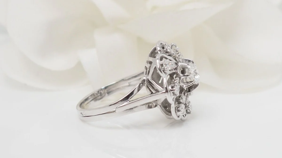 Bague marguerite en or blanc platine et diamants - Image 6