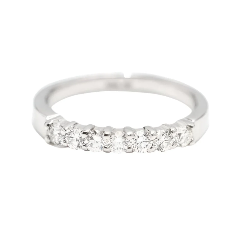 Bague demi-alliance en or blanc et diamants