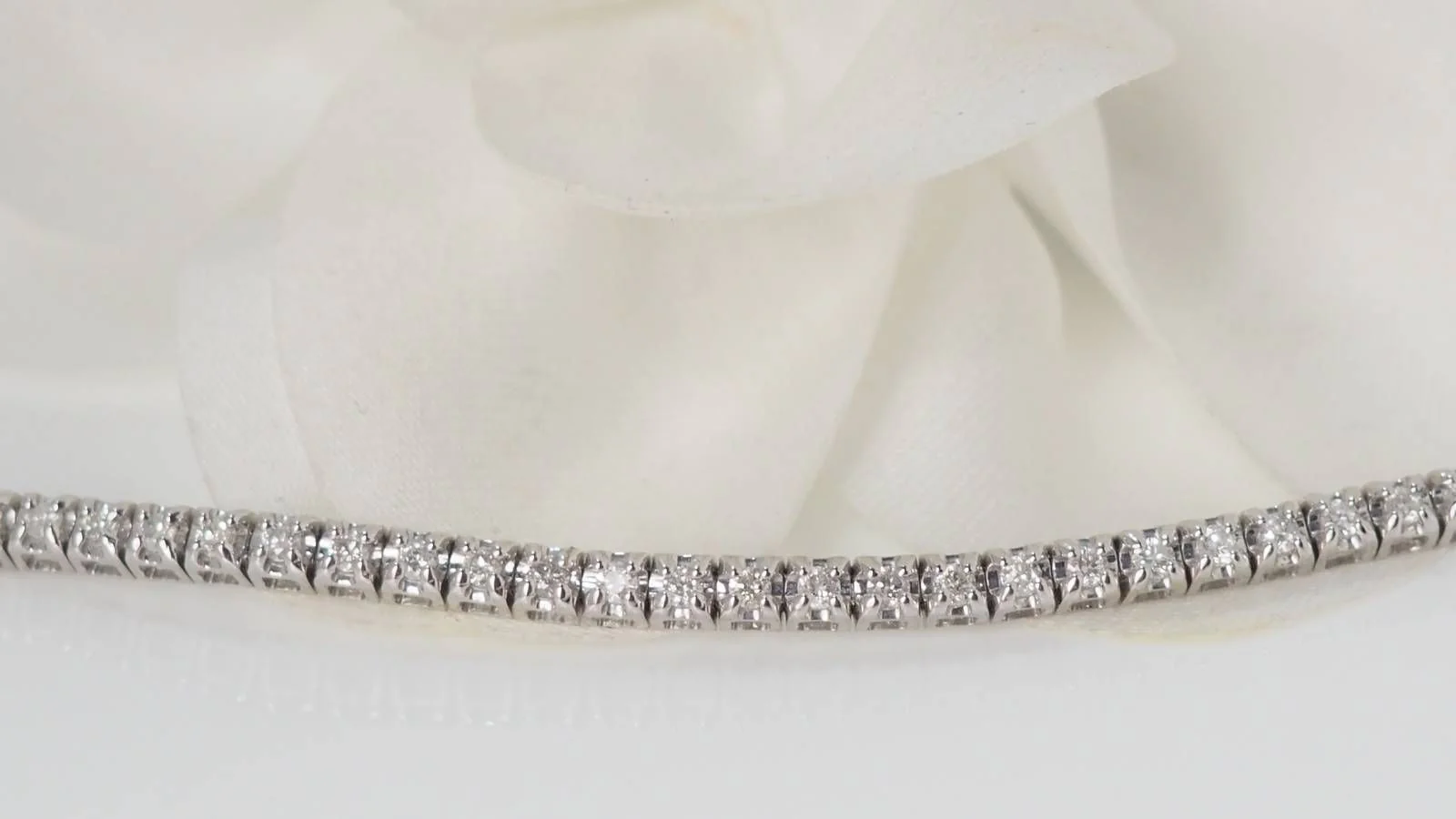 Bracelet rivière en or blanc et diamants 1ct - Image 8