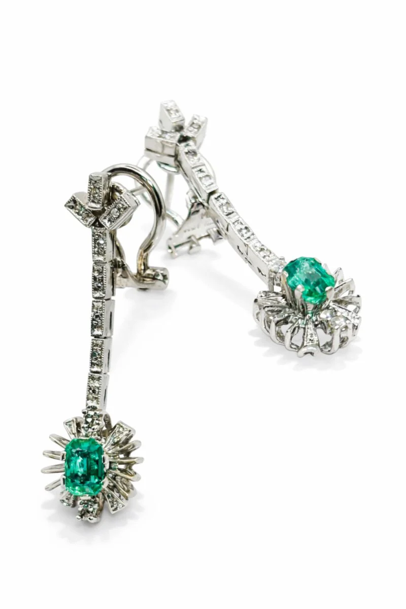 PENDIENTES LARGOS DE ORO CON ESMERALDAS Y DIAMANTES