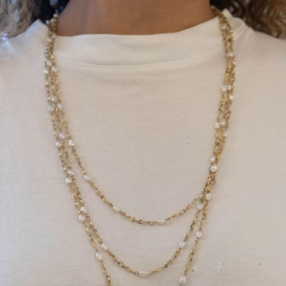 Collier Sautoir en or jaune, or blanc et perles - Image 2