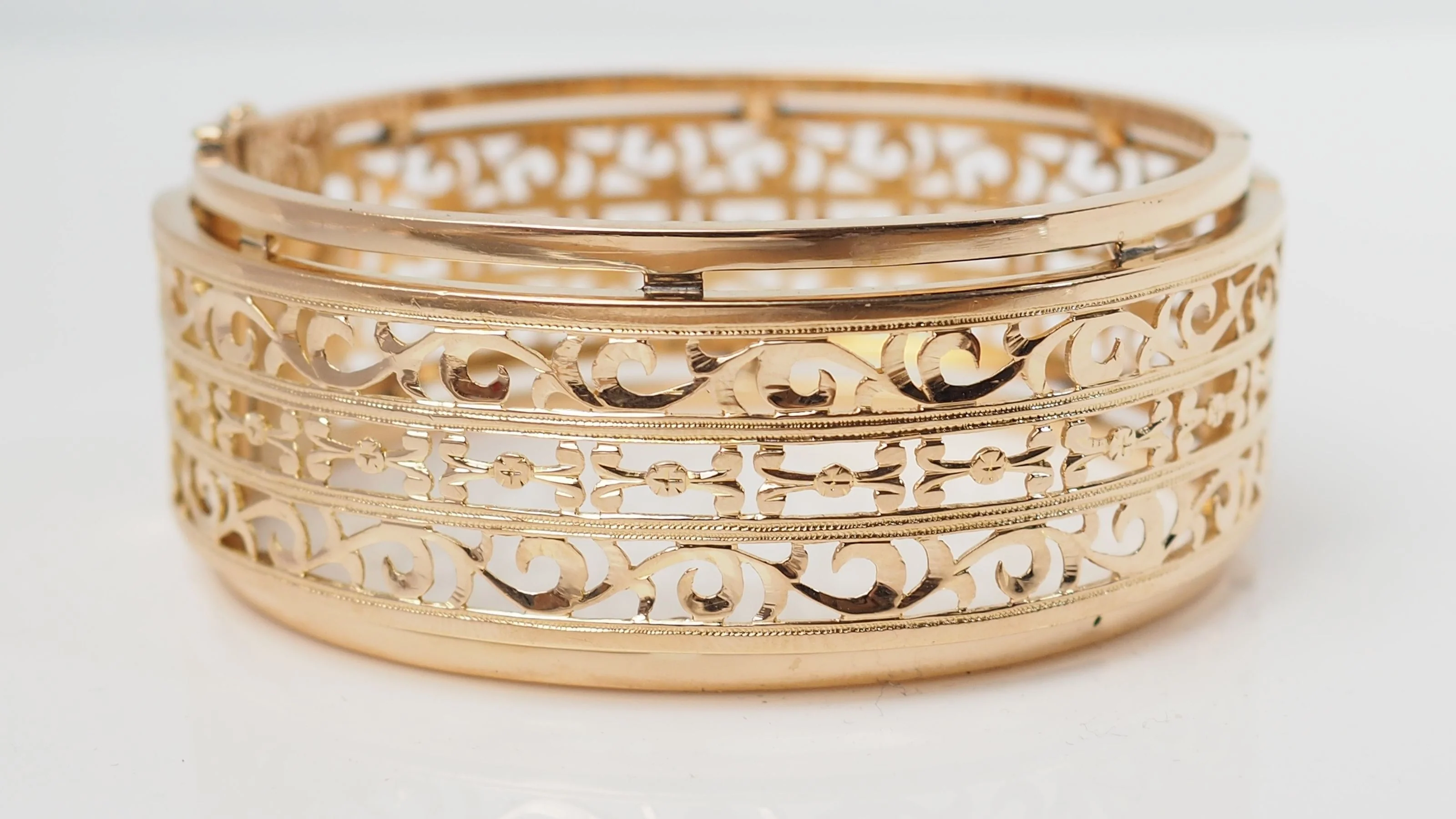Bracelet Esclave ajouré en or jaune - Image 3