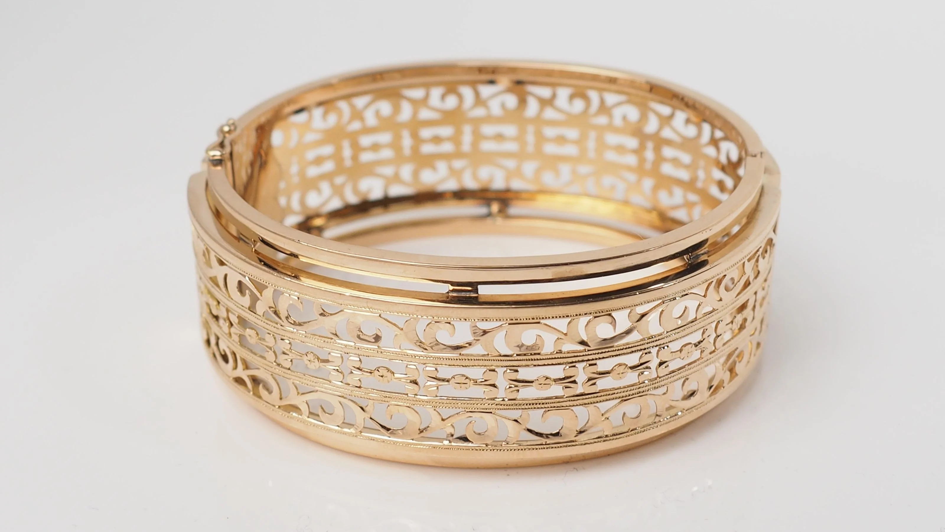 Bracelet Esclave ajouré en or jaune - Image 7