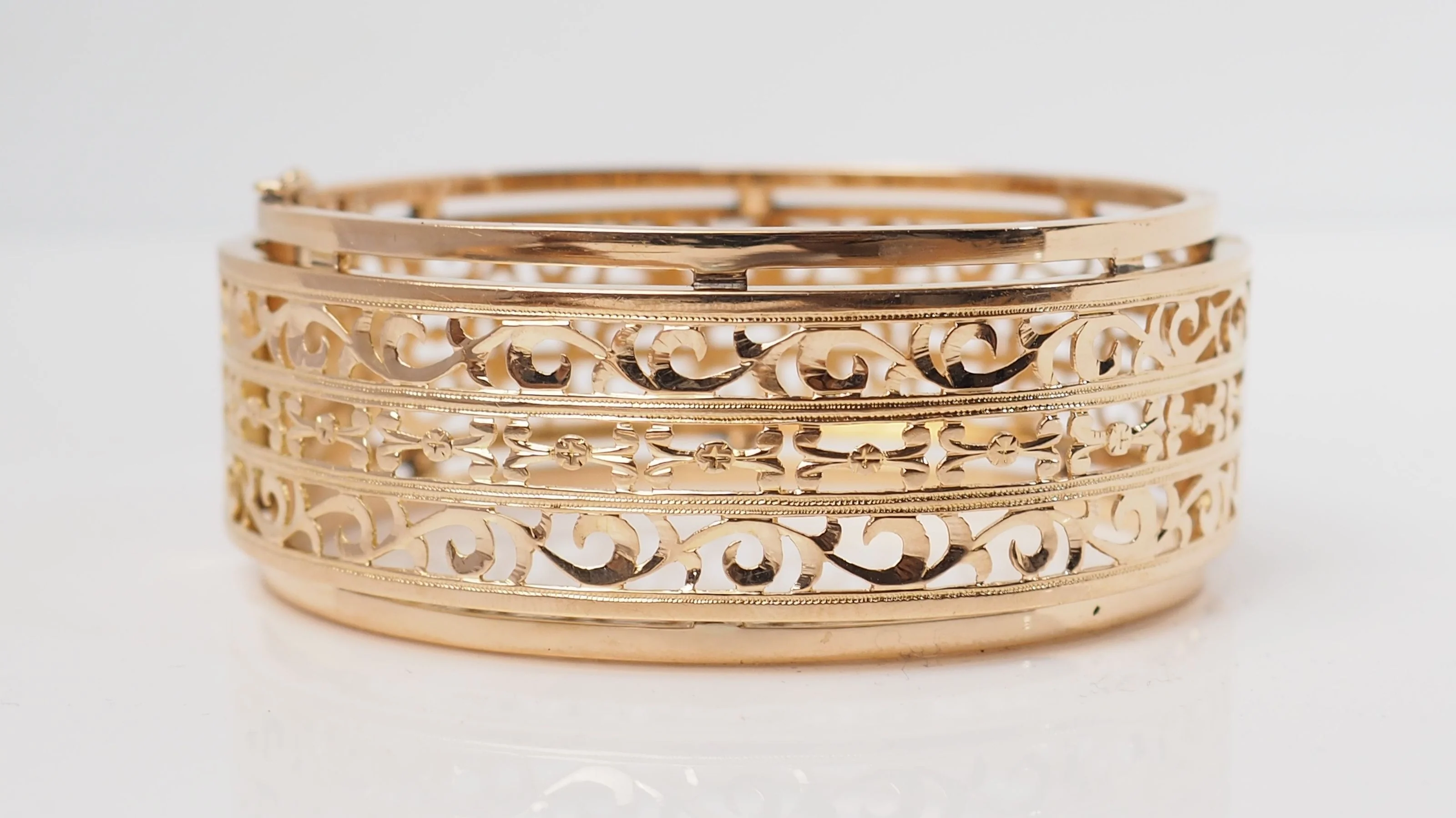 Bracelet Esclave ajouré en or jaune - Image 8