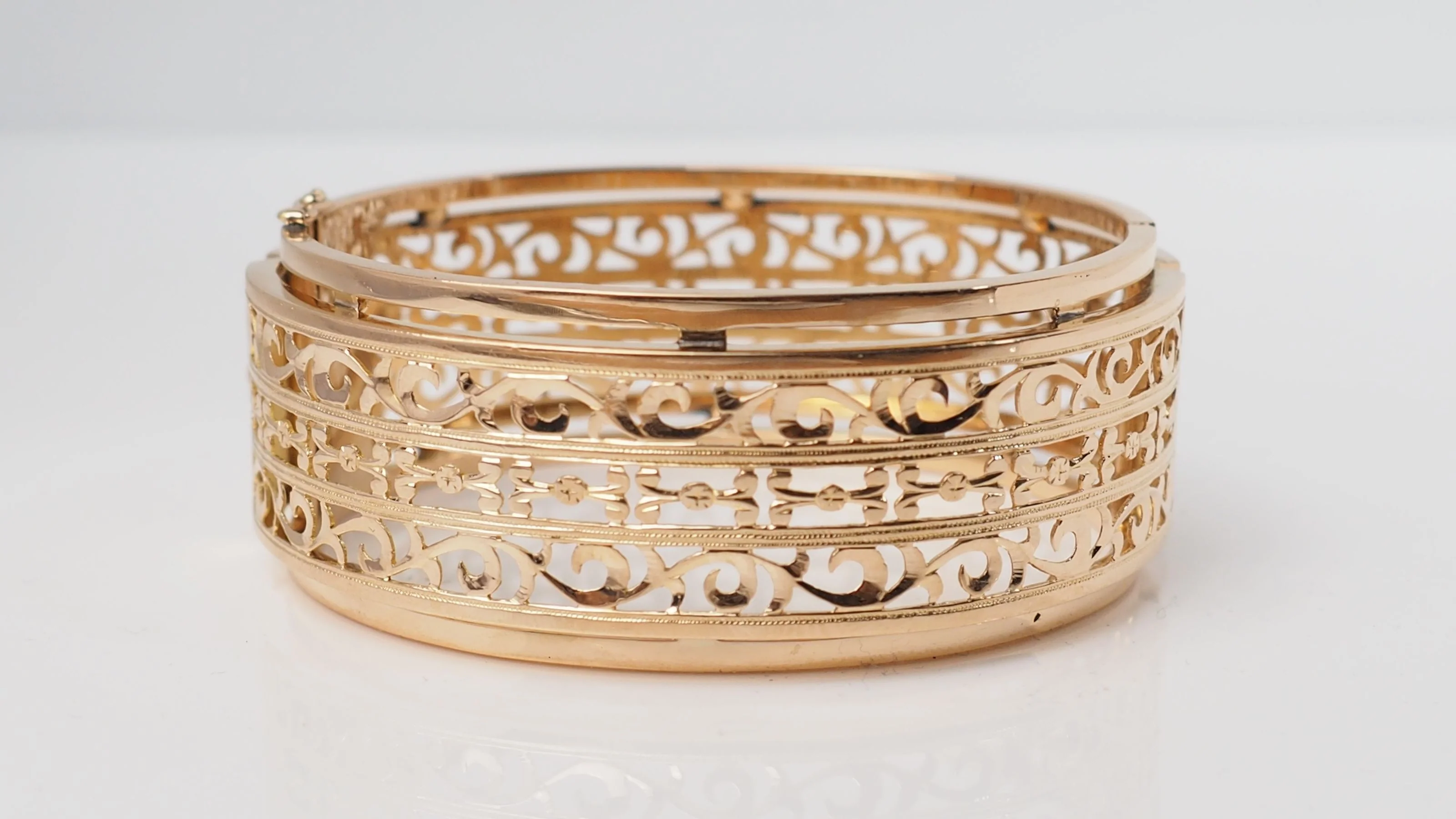 Bracelet Esclave ajouré en or jaune - Image 9