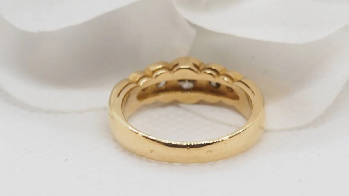 Demi alliance en or jaune et diamants - Image 6