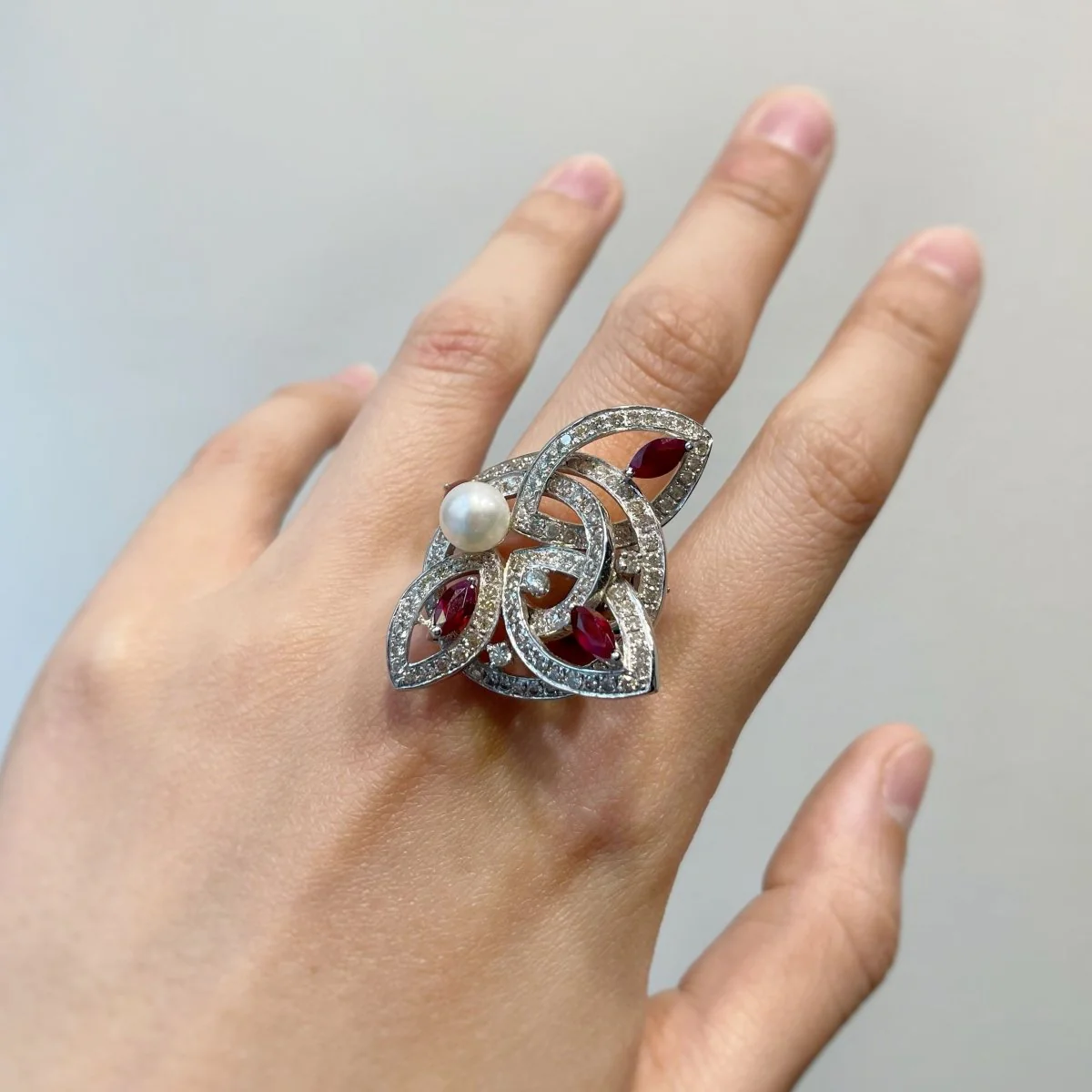 Bague - Or. diamants. rubis et perle - Image 3
