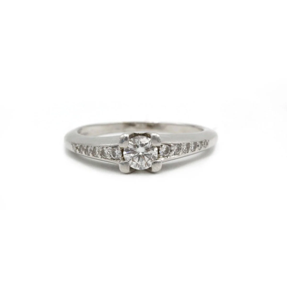 Bague en or blanc et diamants