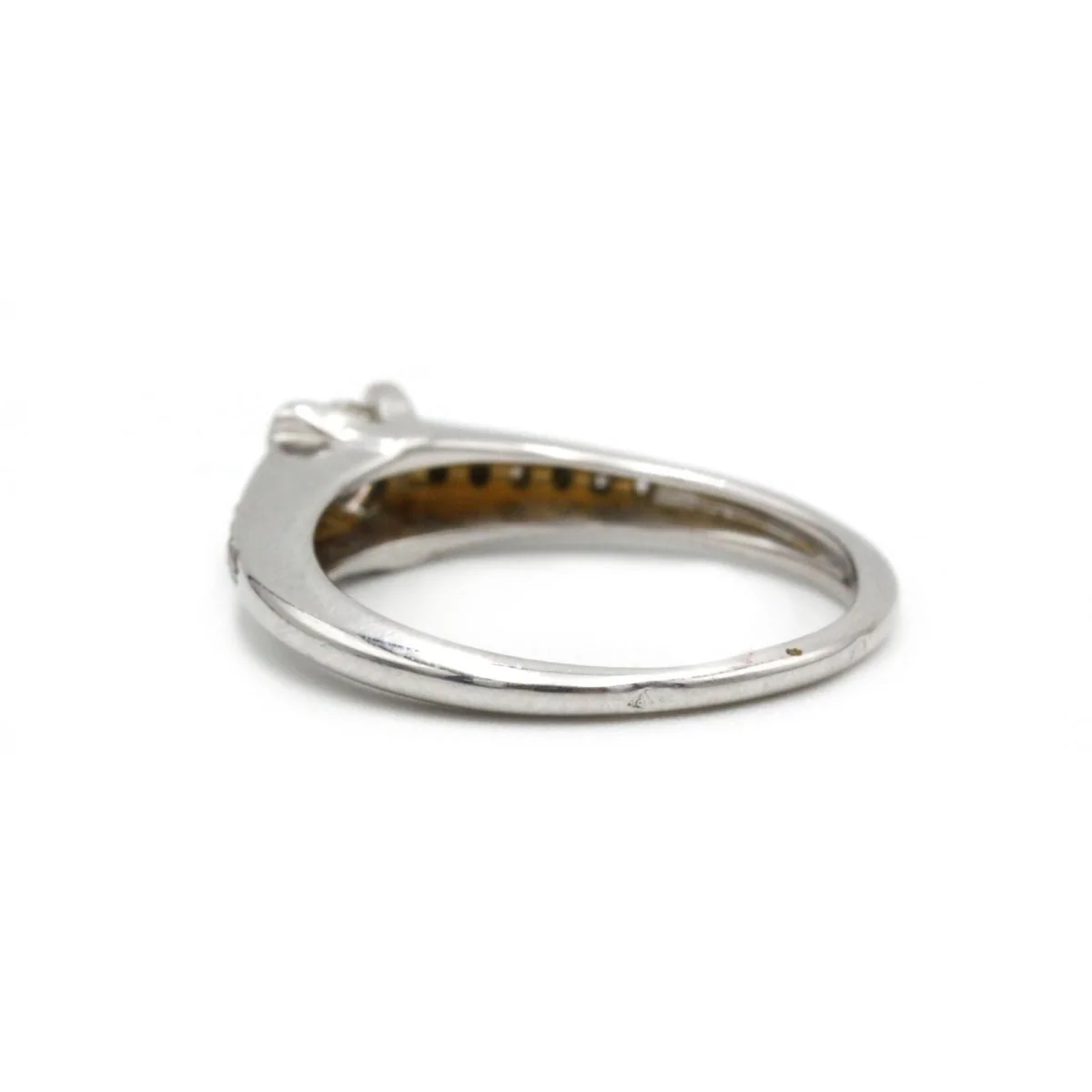 Bague en or blanc et diamants - Image 4